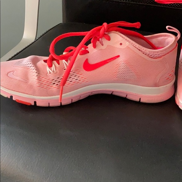 nike barefoot running shoes womens